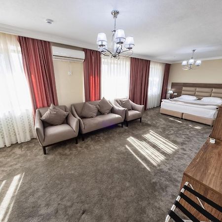 Osh Grand Hotel Chavo Dış mekan fotoğraf