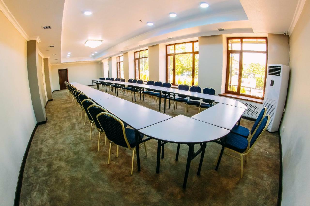 Osh Grand Hotel Chavo Dış mekan fotoğraf